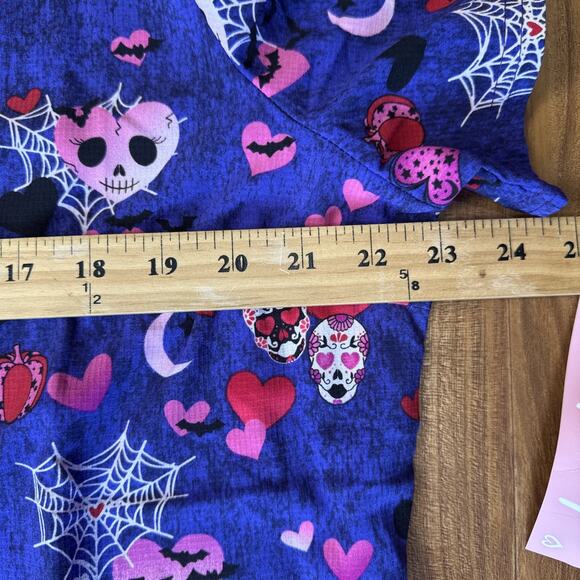 Cheers‎ Witches HeartSoul Scrubs Print V Neck Top Halloween XL NEW NWT - Picture 6 of 7